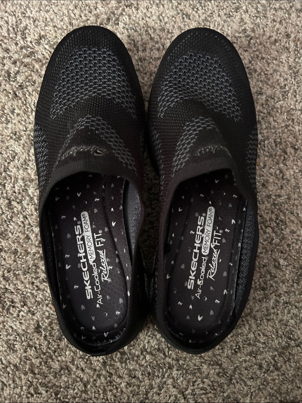 Skechers Black Slip-On Knit Loafers with Patterned Insole, Size 7.